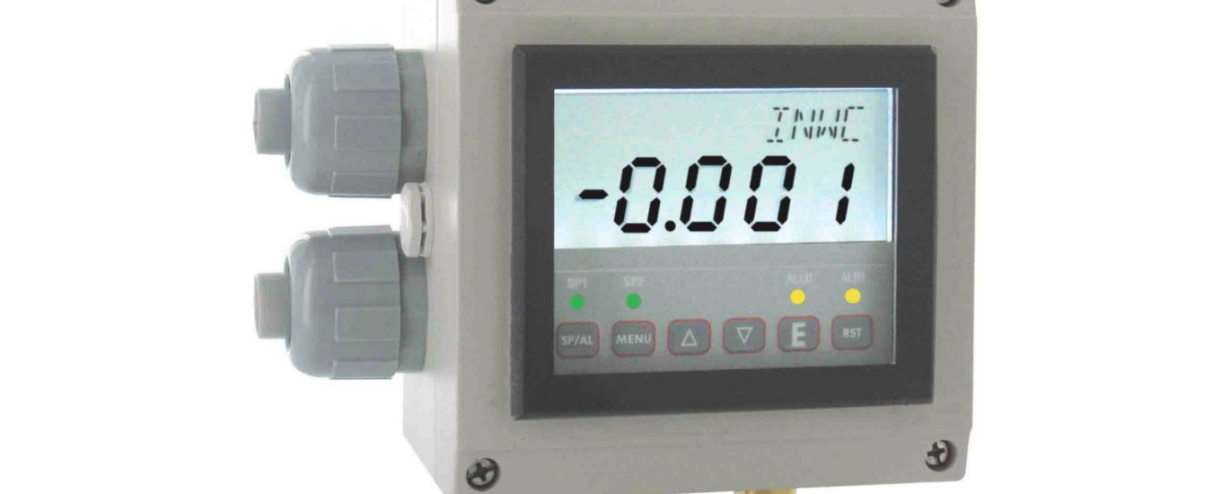 The Series DHII Digihelic® Differential Pressure Controller